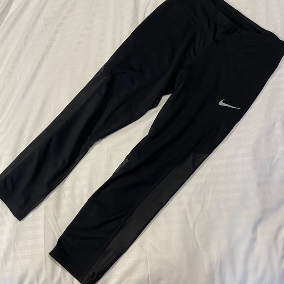 Nike cropped mesh detail legging - Picture 1 of 11